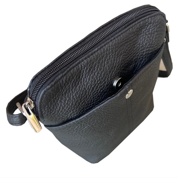 NEW WITH TAGS, Black 100% Cowhide Leather purse.7”L X 7 ½” H X 3”W - Picture 3 of 6